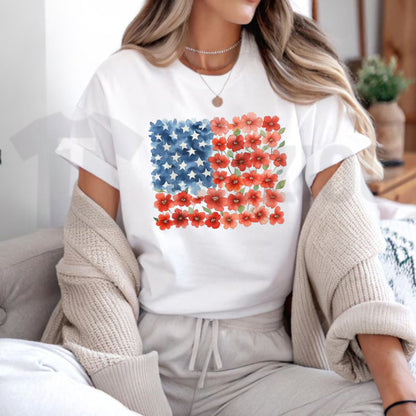 Floral American Flag Graphic T-Shirt – Patriotic Red Poppy 4th Of July Women’s Tee, Elegant Independence Day Apparel