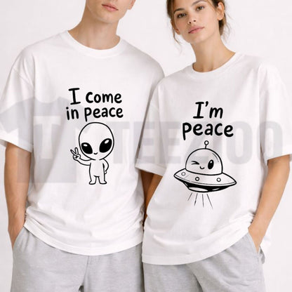 Funny Alien Couple Matching Shirts I Come In Peace I'm Peace UFO T-Shirt