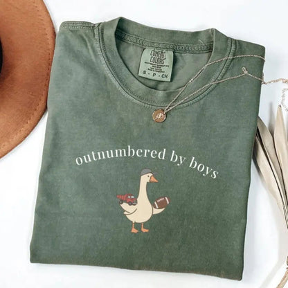 Comfort Colors Funny Boy Mom Goose T-Shirt – Aesthetic Boy Mama Graphic Tee, Cute Motherhood Shirt, Trendy Mother’s Day Gift