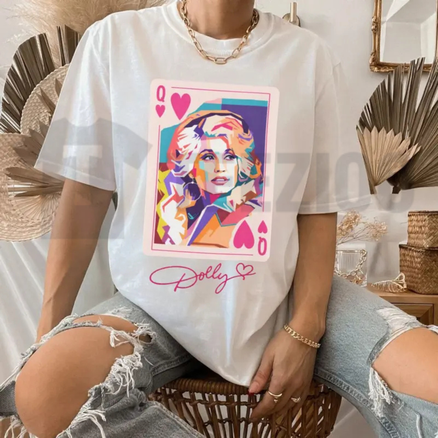 Vintage Country Music Legend Apparel – Retro Dolly Parton Queen Of Hearts Graphic Top