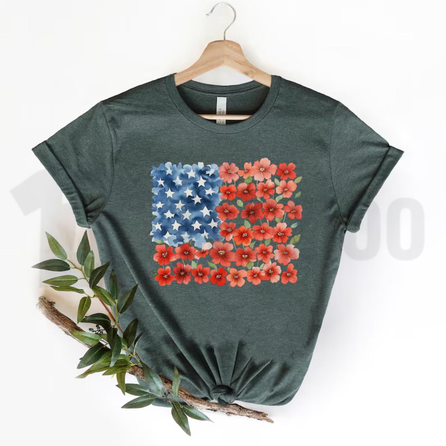 Floral American Flag Graphic T-Shirt – Patriotic Red Poppy 4th Of July Women’s Tee, Elegant Independence Day Apparel