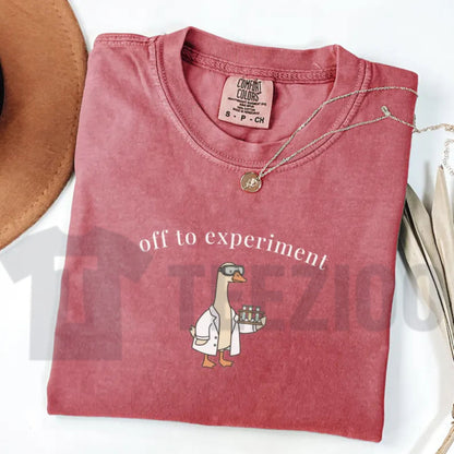 Funny Scientist Goose Comfort Colors Shirt – Cute Science Lover Lab Tee