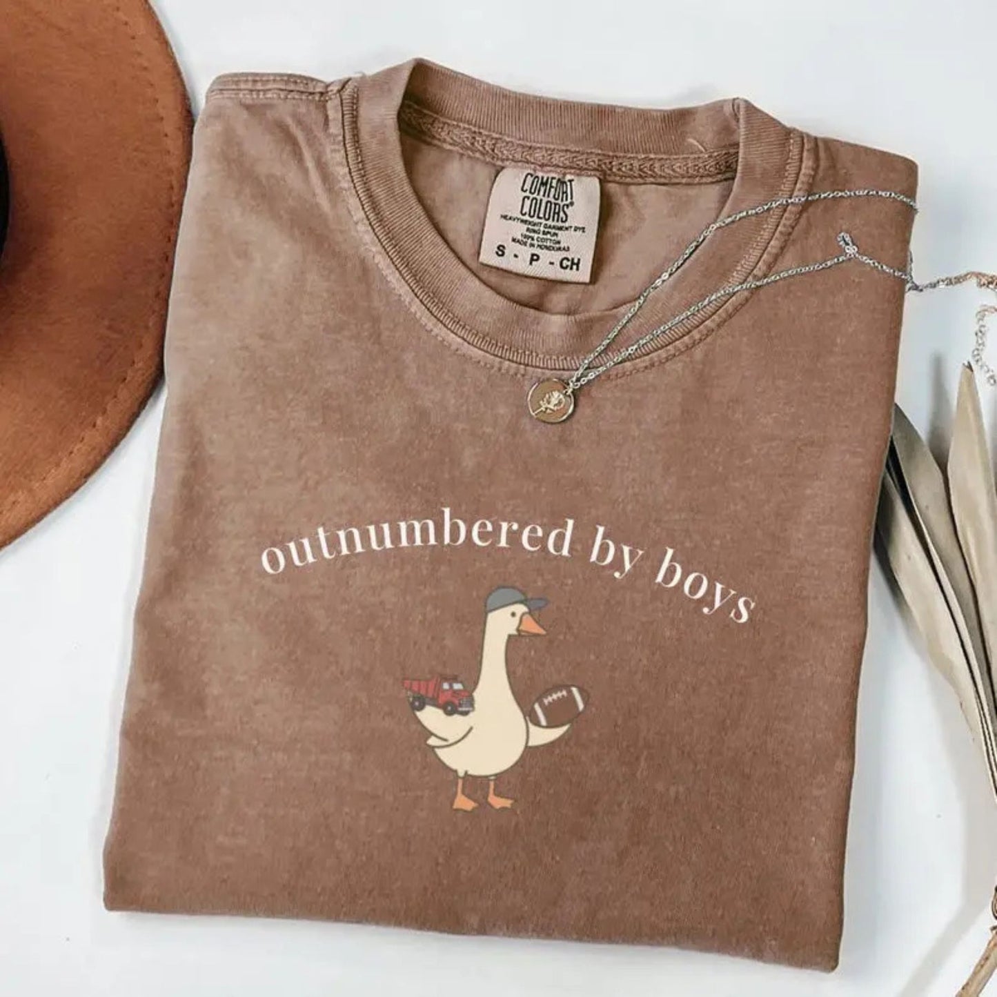 Comfort Colors Funny Boy Mom Goose T-Shirt – Aesthetic Boy Mama Graphic Tee, Cute Motherhood Shirt, Trendy Mother’s Day Gift