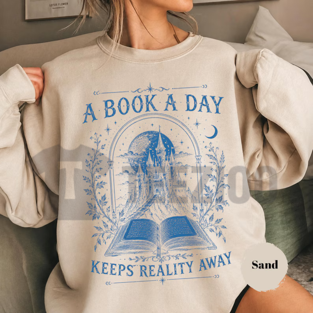 "A Book a Day Dragon" Graphic Sweatshirt - Fantasy Bookworm Fleece Crewneck