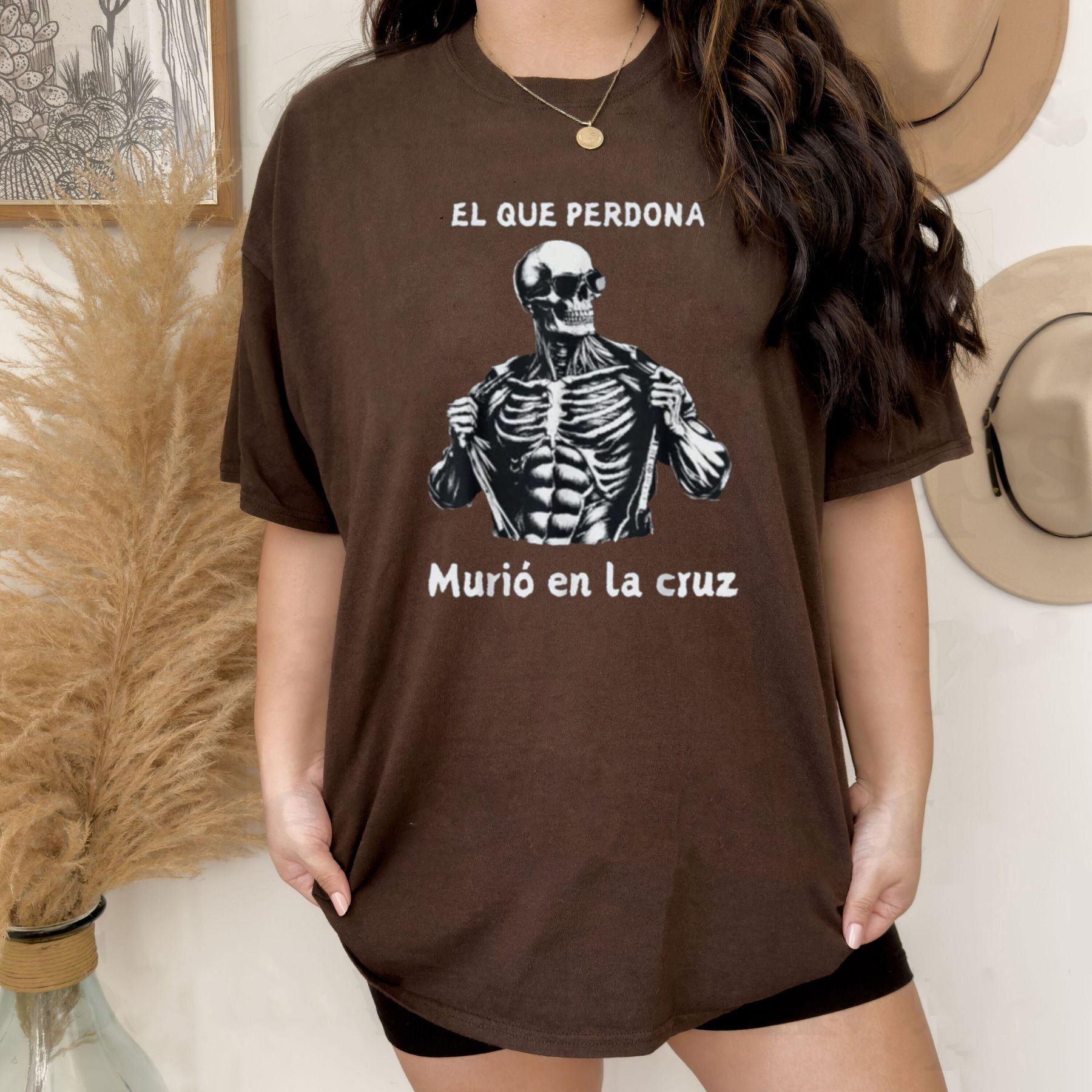 "Chidas Gym" Funny Mexican Slang T-Shirt – Sarcastic Skull Graphic Top, Retro Chicano Style Streetwear for Men & Women - Teezioo