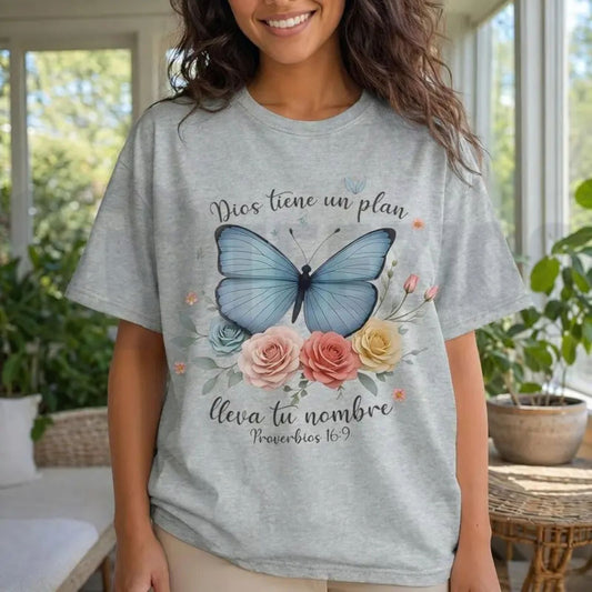 Mariposa Dios Tiene Un Plan Tee – Camiseta Cristiana Con Diseño De Fe - Teezioo